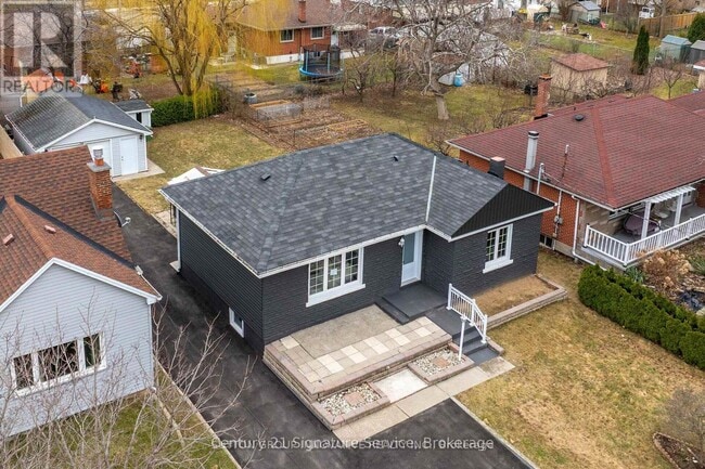 Building Photo - 346 Pottruff Rd N