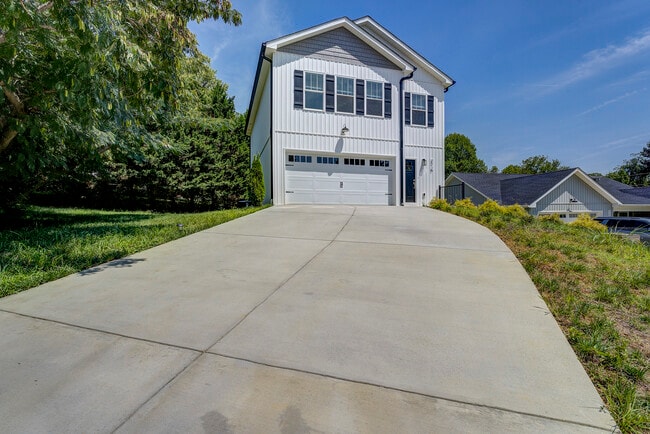 Building Photo - 872 Ava Dr