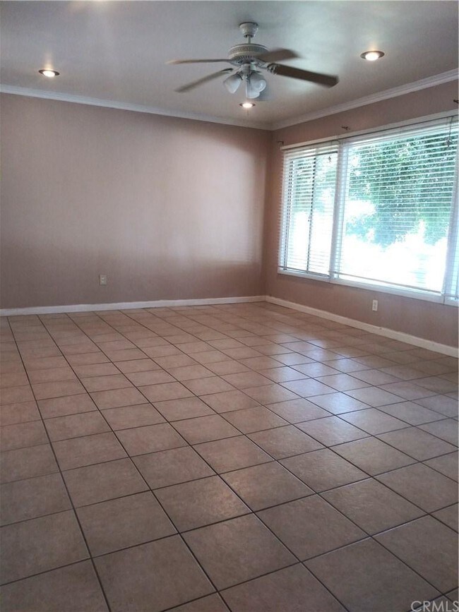 Foto del edificio - 6120 Danby Ave