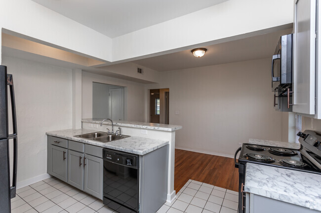 2HAB, 1BA - Capitol View Apartments