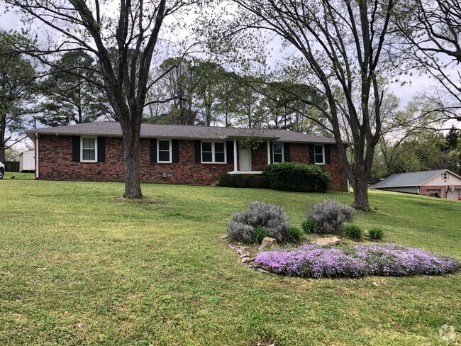 Building Photo - 903 Green Valley Rd