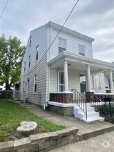 Building Photo - 224 Walnut St