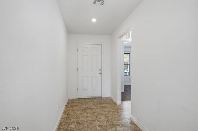 Building Photo - 315 Basin Fls St