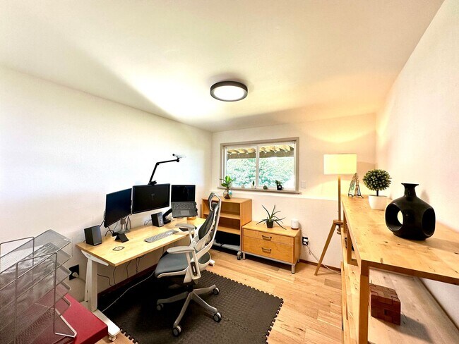Building Photo - Rental with Views of Utsalady Bay and Mt B...