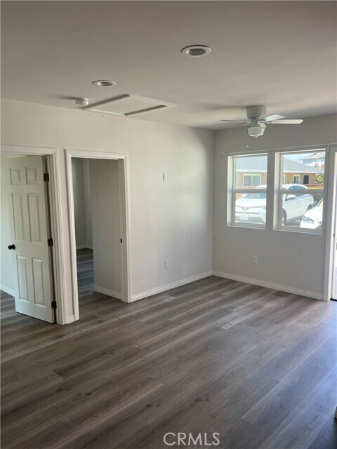 Building Photo - 3416 Kelburn Ave