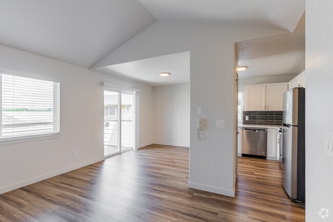 3BR, 2BA - 1044SF - Dawson Village Apartments
