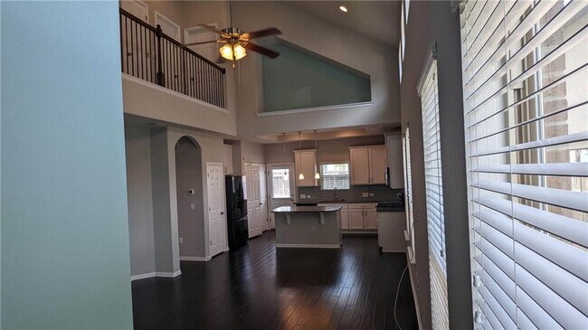 Foto del edificio - 3240 E Whitestone Blvd