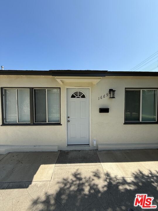 Building Photo - 1669 N Hollywood Way