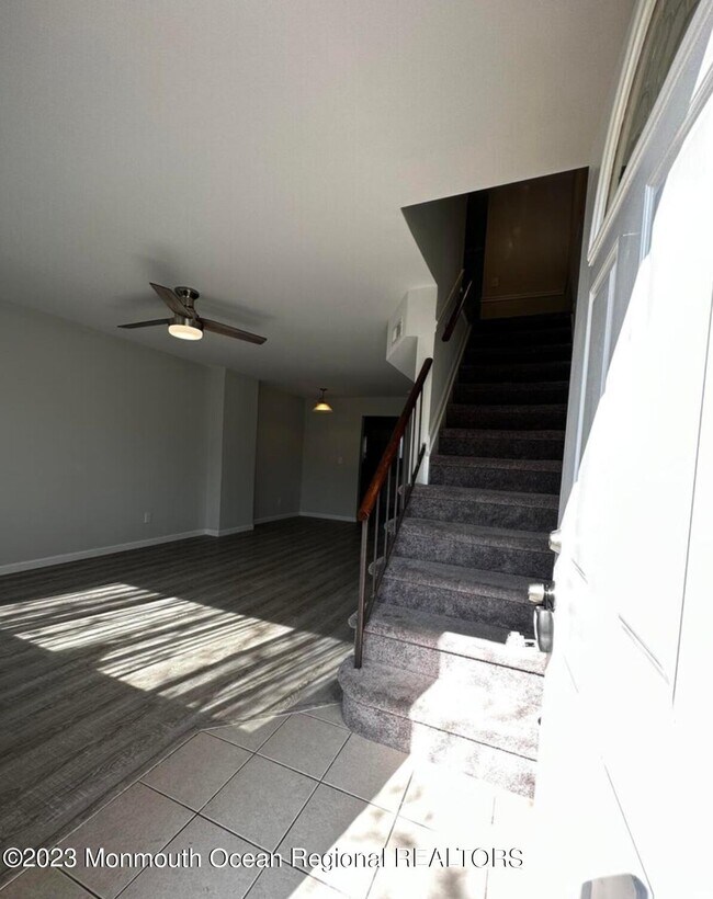 Foto del edificio - 60 Briar Mills Dr