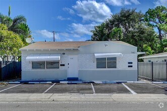 Building Photo - 1140 NE 15th Ave
