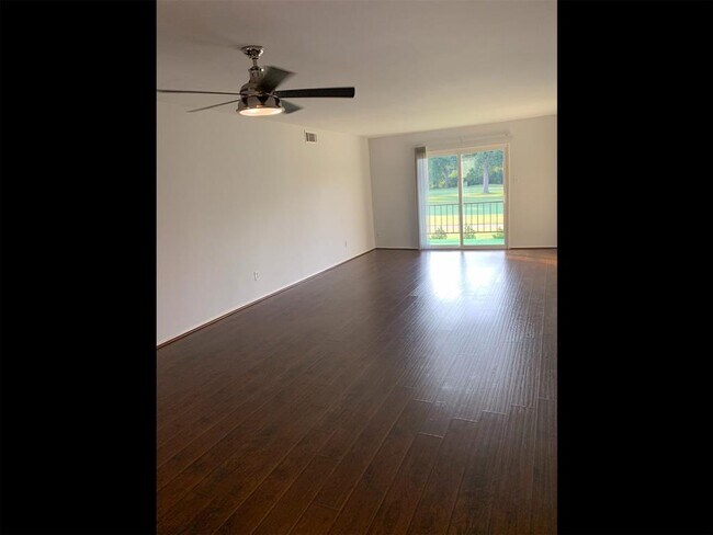 Building Photo - 4038 Ridglea Country Club Dr