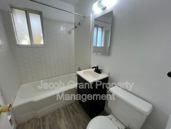 Foto del edificio - 575 Tiger Ave