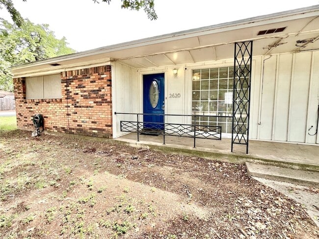 Building Photo - 2620 Denison St