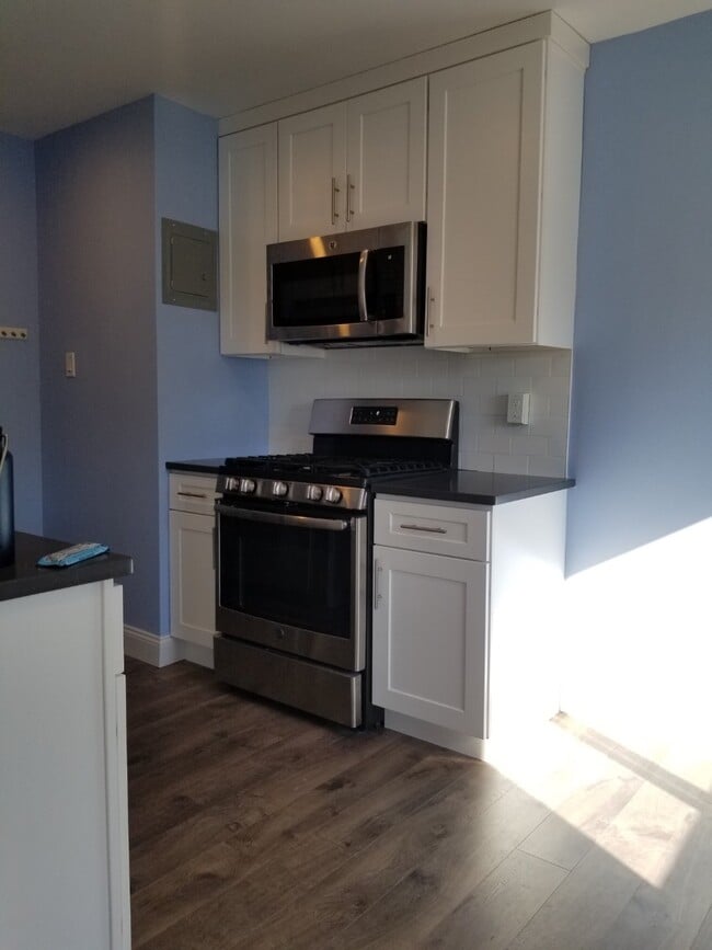 Building Photo - 1286 Rockland Ave