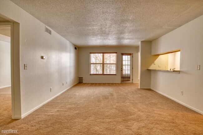 Building Photo - 127 Fieldcrest St