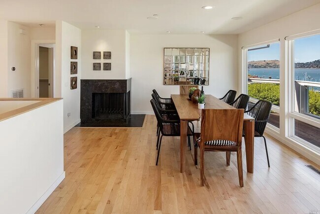 Building Photo - 118 Cazneau Ave