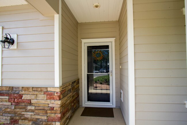Building Photo - 12 Aspen Leaf Dr