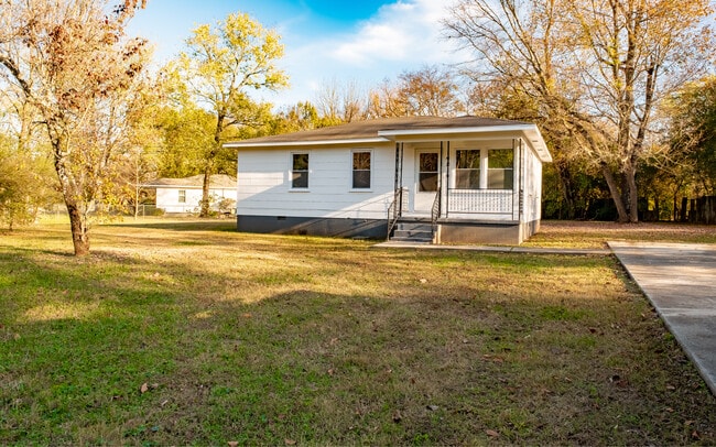 Building Photo - 4210 Irondale Dr NW