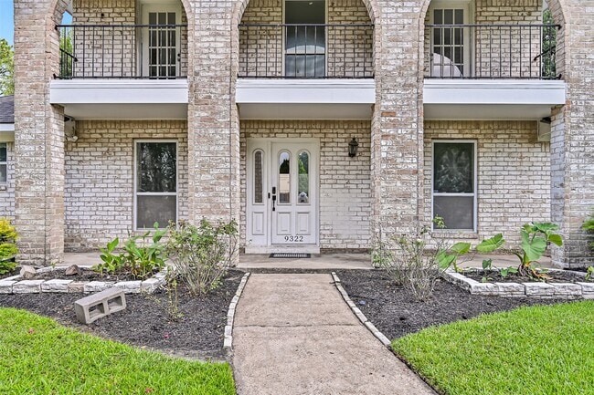Building Photo - 9322 Petersham Dr
