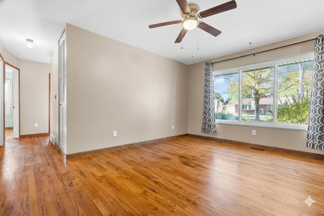 Foto del edificio - 4709 Stillwell Ave