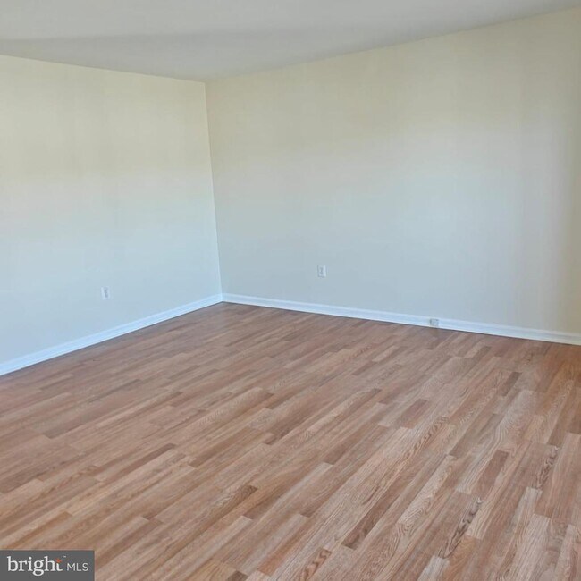 Building Photo - 9279 Kristy Dr