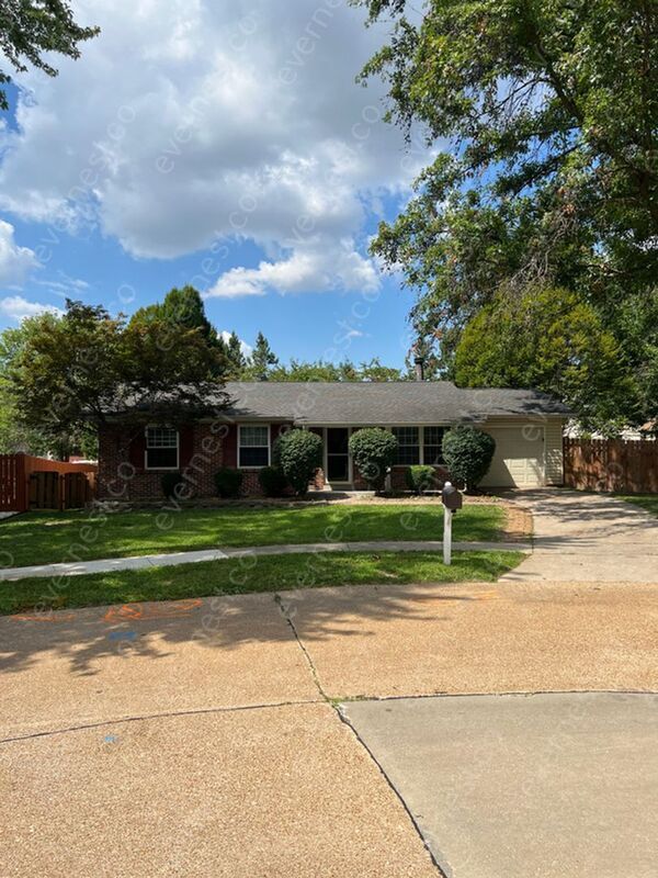 2221 Colony Meadows Ct, Maryland Heights, MO 63043 House Rental in