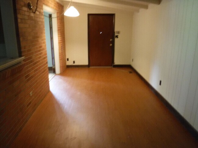 Foto del edificio - 623 Voncile Ave