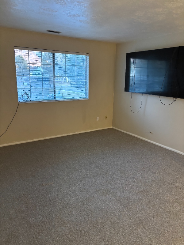 Building Photo - 31 E River Haven Cir