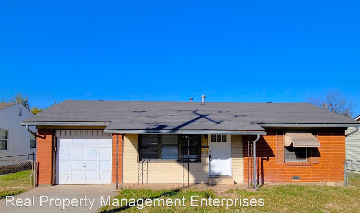 2 br, 1 bath House 6713 SE 15th St House Rental in Midwest City, OK