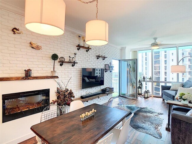 Foto del edificio - 322 E Central Blvd