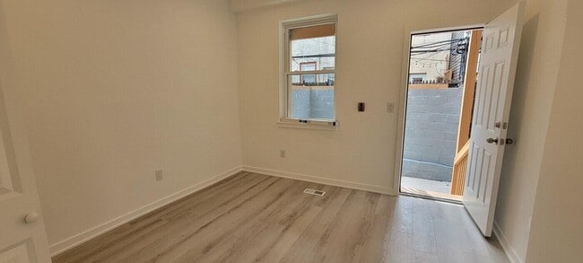 Building Photo - 2230 Christian St