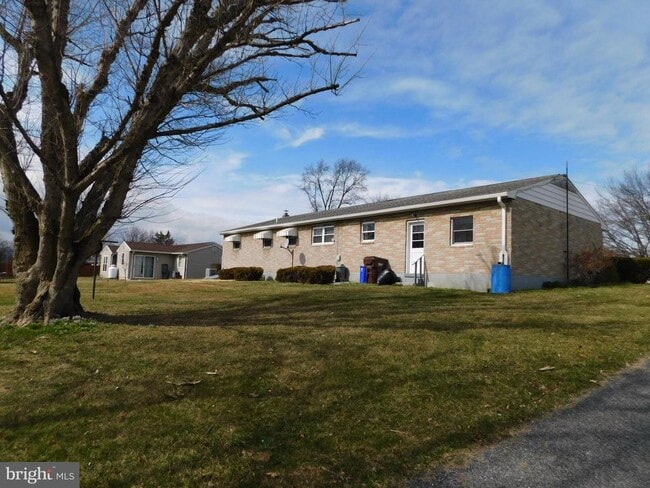Building Photo - 1569 Frank Rd