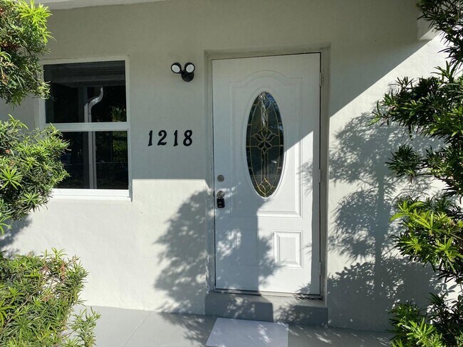Foto del edificio - 1218 S B St