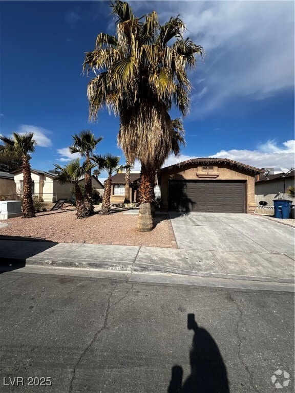 Building Photo - 3710 E Royal Fern Cir