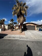 Building Photo - 3710 E Royal Fern Cir