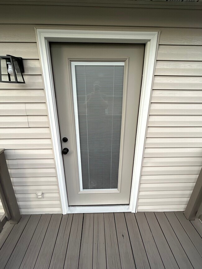 Back Porch Patio Area - 5425 Jacksboro Pike Apartment