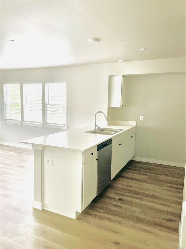 Foto del edificio - 3 Bedroom, 1.5 Bathroom in Barkley Neighbo...
