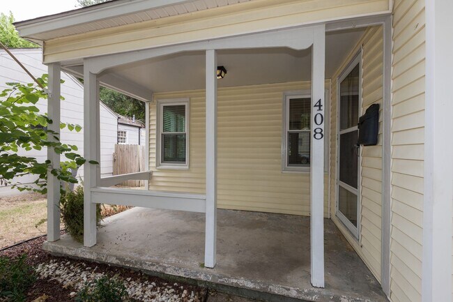 Foto del edificio - Beautiful 2 Bedroom, 1 Bath Home - Move-in...