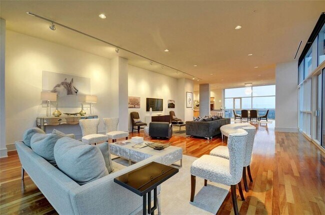 Foto del edificio - 555 E 5th St