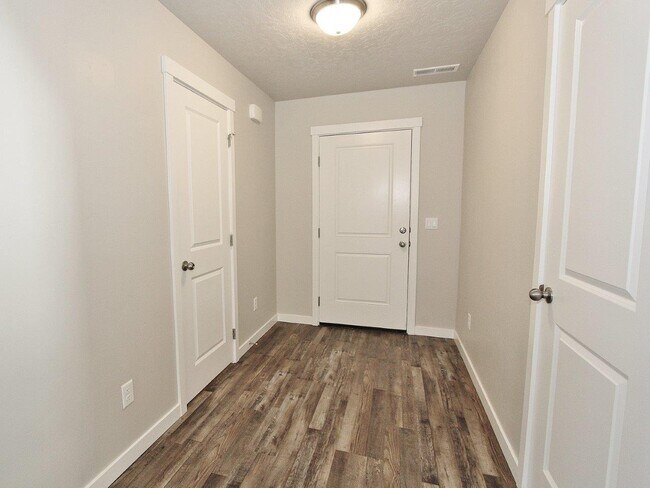 Foto del edificio - 6163 S Carlburg Ave