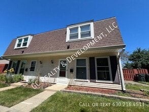 Building Photo - 1800 Jamestown Cir
