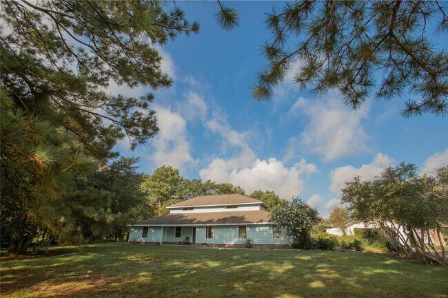 Foto del edificio - 14003 Bryan Ave