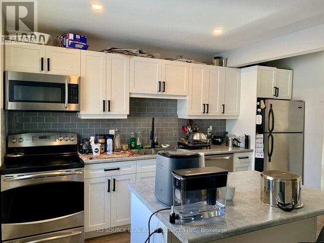 Photo du bâtiment - 775 Osgoode Dr