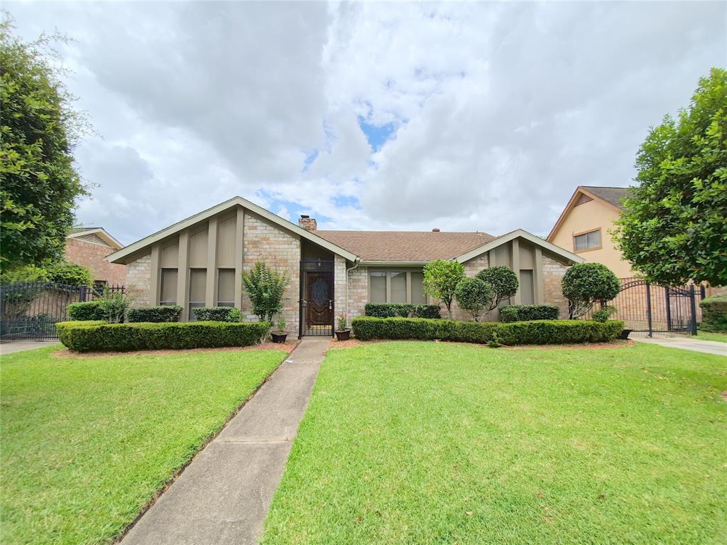 Primary Photo - 10119 Sagegate Dr
