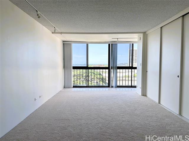 Building Photo - 4300 Waialae Ave