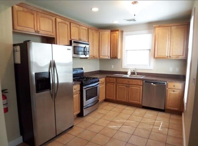 Kitchen - 51 Hillside Ave