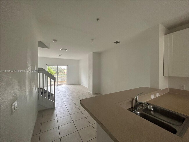 Foto del edificio - 1726 NE 6th St