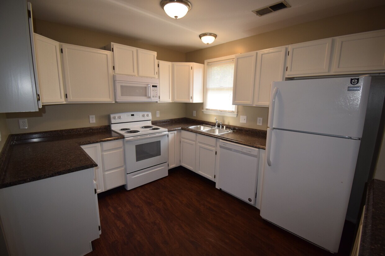 Foto principal - 205 Waller Ave