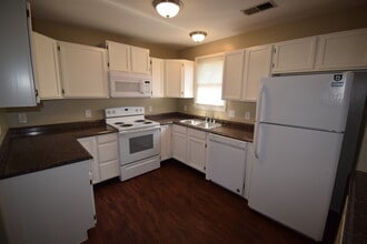 Building Photo - 205 Waller Ave