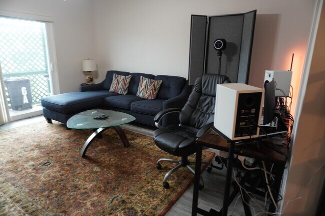 Building Photo - 10270 N Military Trl